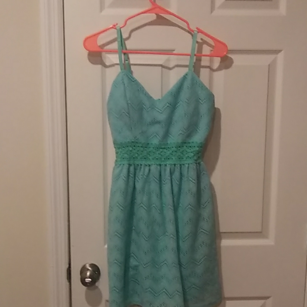 Sleeveless mint green dress